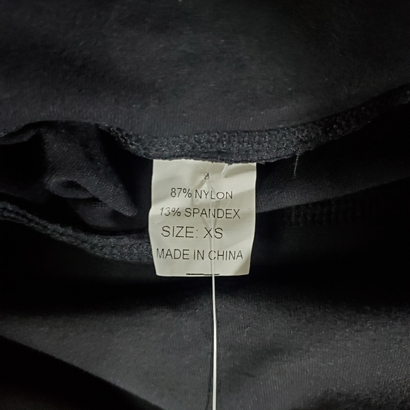 Nwt black legging. Xs - Picture 3 of 4